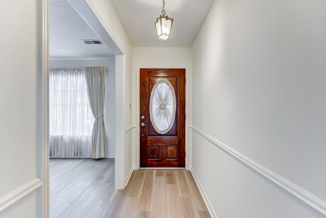 3334 Spring Valley Road, Houston, TX 77080
