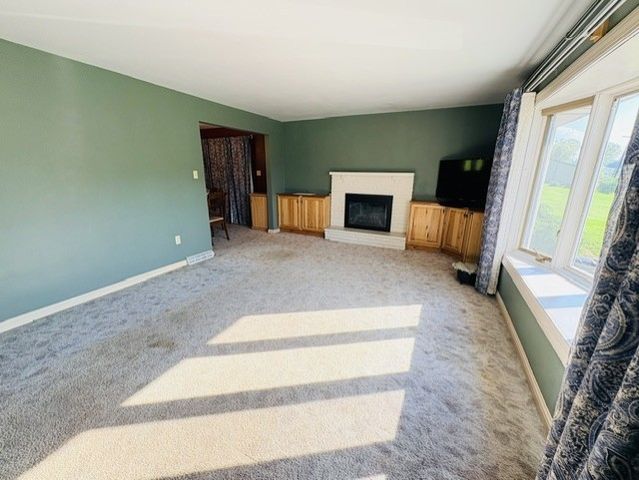 2434 Racetrack Rd, Youngwood, PA 15672