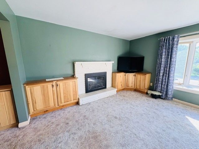 2434 Racetrack Rd, Youngwood, PA 15672