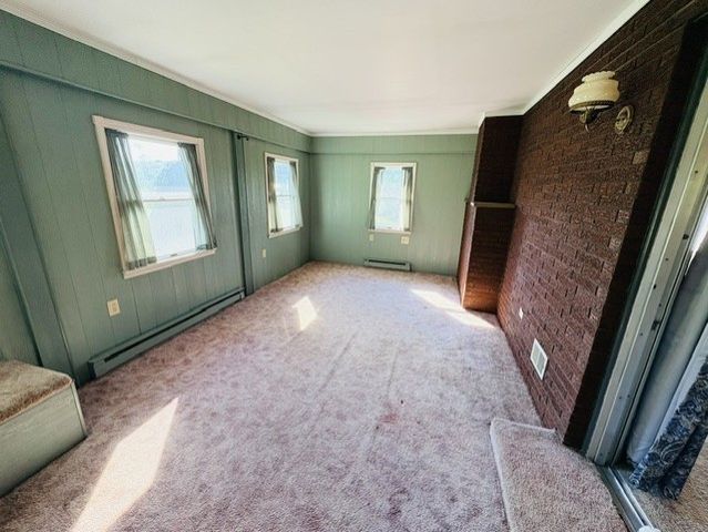 2434 Racetrack Rd, Youngwood, PA 15672