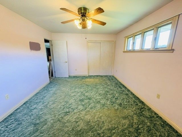2434 Racetrack Rd, Youngwood, PA 15672