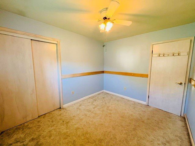 2434 Racetrack Rd, Youngwood, PA 15672