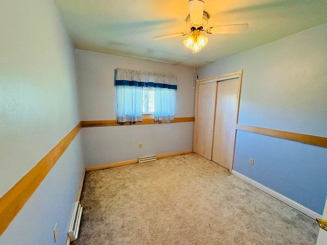 2434 Racetrack Rd, Youngwood, PA 15672