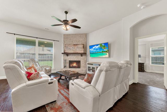6300 Sudbury Lane, Mesquite, TX 75181