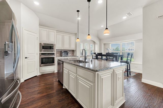 6300 Sudbury Lane, Mesquite, TX 75181