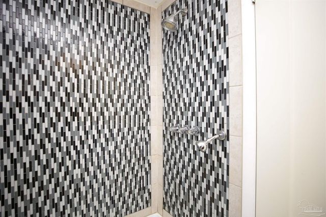 4655 Kimberly Dr, Pensacola, FL 32526