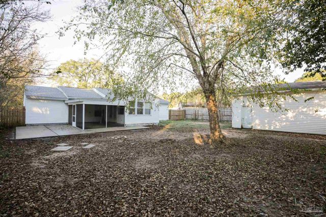 4655 Kimberly Dr, Pensacola, FL 32526