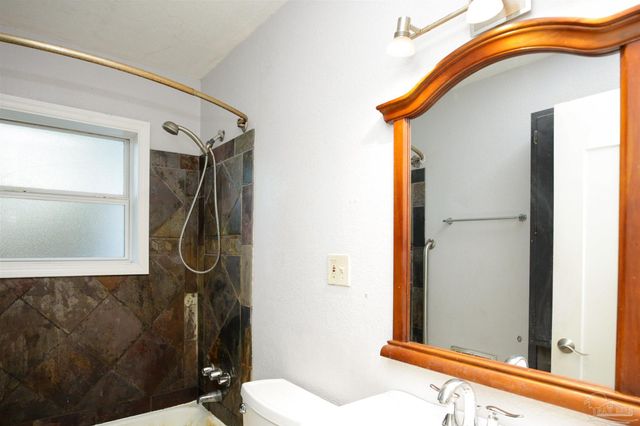 4655 Kimberly Dr, Pensacola, FL 32526