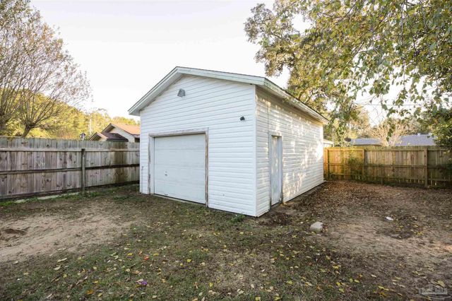 4655 Kimberly Dr, Pensacola, FL 32526