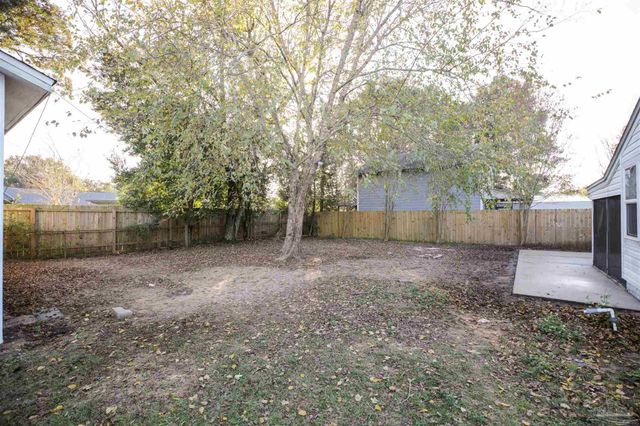 4655 Kimberly Dr, Pensacola, FL 32526