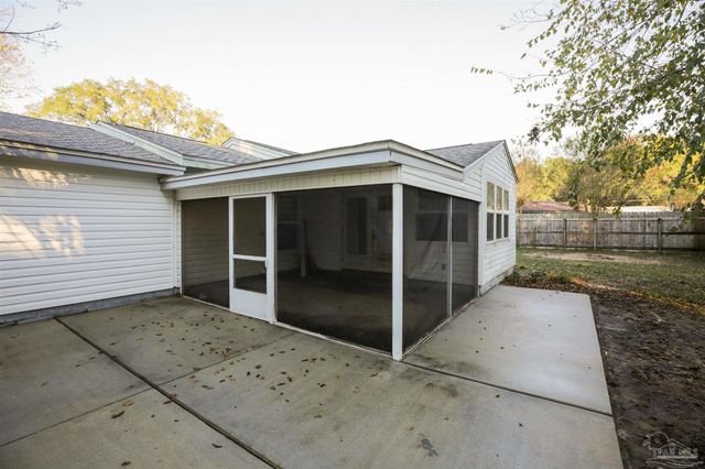 4655 Kimberly Dr, Pensacola, FL 32526