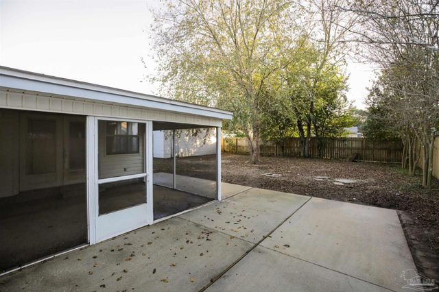 4655 Kimberly Dr, Pensacola, FL 32526