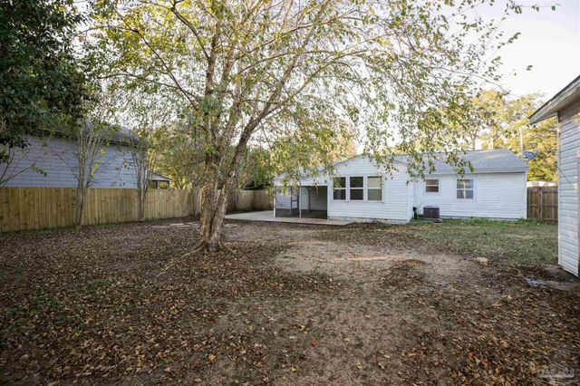 4655 Kimberly Dr, Pensacola, FL 32526