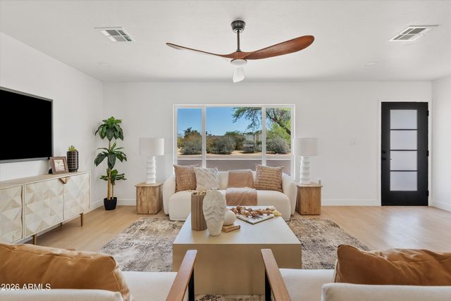 16436 N 40TH Place, Phoenix, AZ 85032