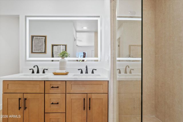 16436 N 40TH Place, Phoenix, AZ 85032