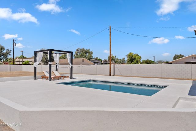 16436 N 40TH Place, Phoenix, AZ 85032