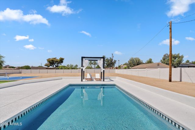 16436 N 40TH Place, Phoenix, AZ 85032