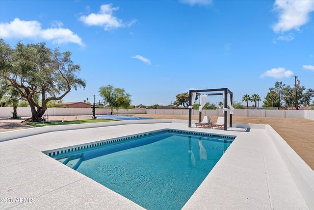 16436 N 40TH Place, Phoenix, AZ 85032