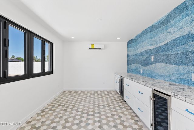 16436 N 40TH Place, Phoenix, AZ 85032