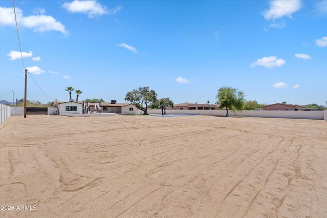 16436 N 40TH Place, Phoenix, AZ 85032
