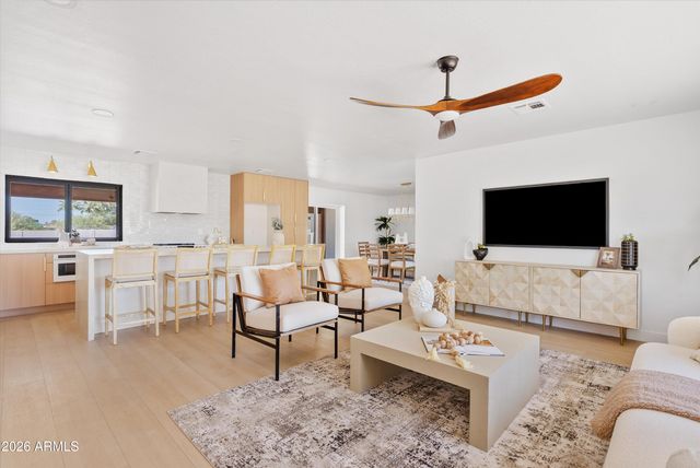 16436 N 40TH Place, Phoenix, AZ 85032