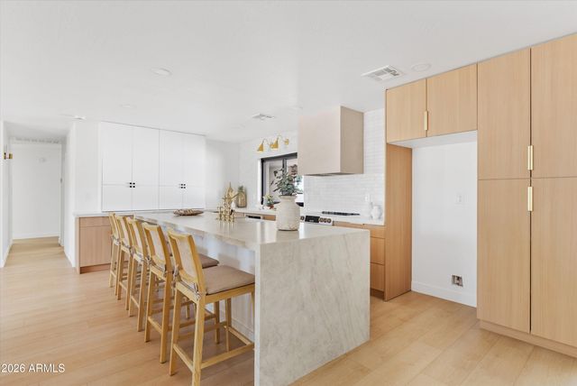 16436 N 40TH Place, Phoenix, AZ 85032