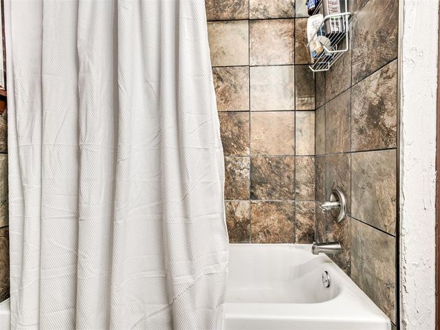 2104 Clary Drive, Midwest City, OK 73110