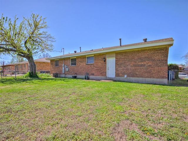 2104 Clary Drive, Midwest City, OK 73110