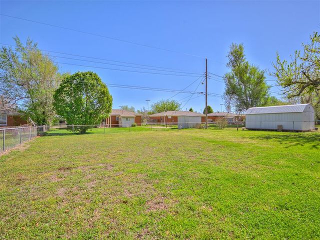 2104 Clary Drive, Midwest City, OK 73110