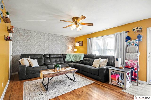 7330 Ira Court, La Vista, NE 68128