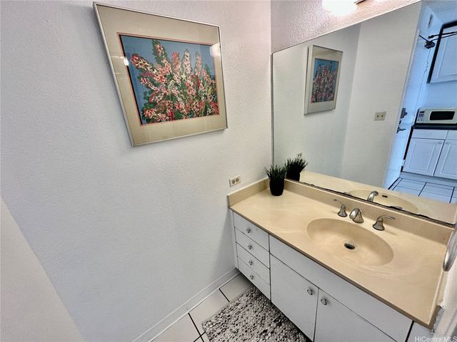 1920 Ala Moana Boulevard 1606, Honolulu, HI 96815