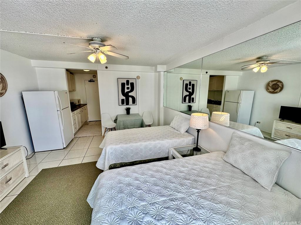 1920 Ala Moana Boulevard 1606, Honolulu, HI 96815