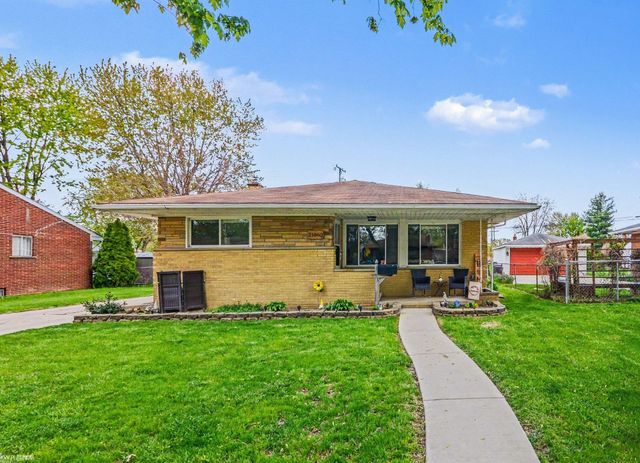 21060 Suffolk Street, Clinton Twp, MI 48035