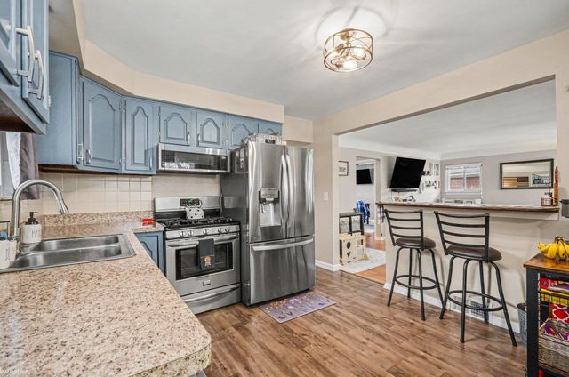 21060 Suffolk Street, Clinton Twp, MI 48035