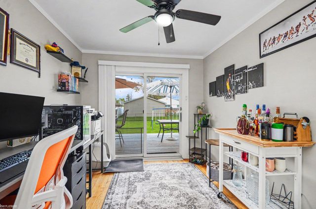 21060 Suffolk Street, Clinton Twp, MI 48035