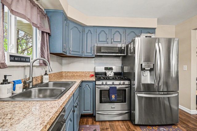 21060 Suffolk Street, Clinton Twp, MI 48035