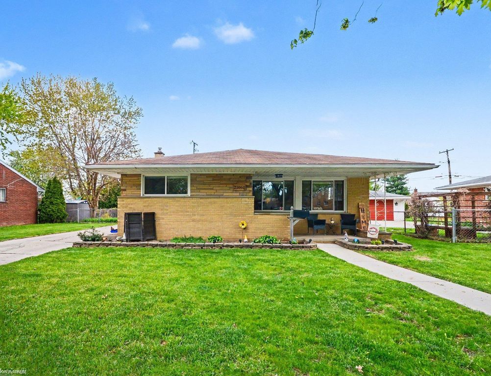 21060 Suffolk Street, Clinton Twp, MI 48035