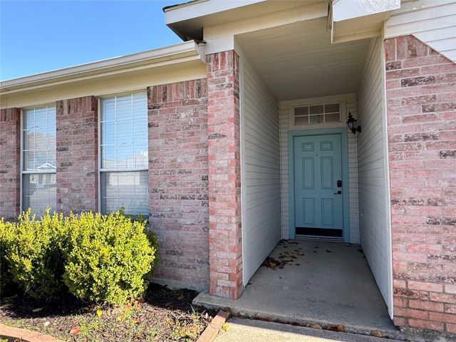 4432 Park Creek Court, Fort Worth, TX 76137