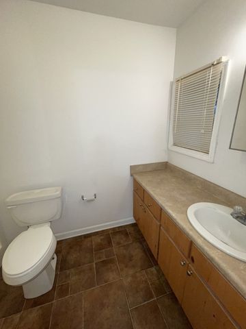 1023 E Saunders Rd, Dothan, AL 36301