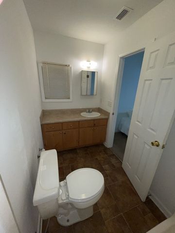 1023 E Saunders Rd, Dothan, AL 36301