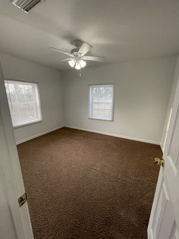 1023 E Saunders Rd, Dothan, AL 36301