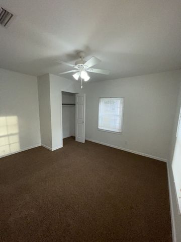 1023 E Saunders Rd, Dothan, AL 36301