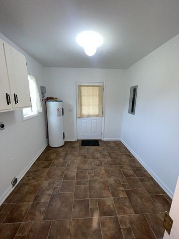 1023 E Saunders Rd, Dothan, AL 36301