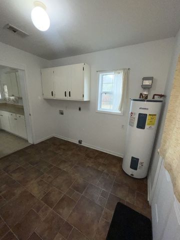 1023 E Saunders Rd, Dothan, AL 36301