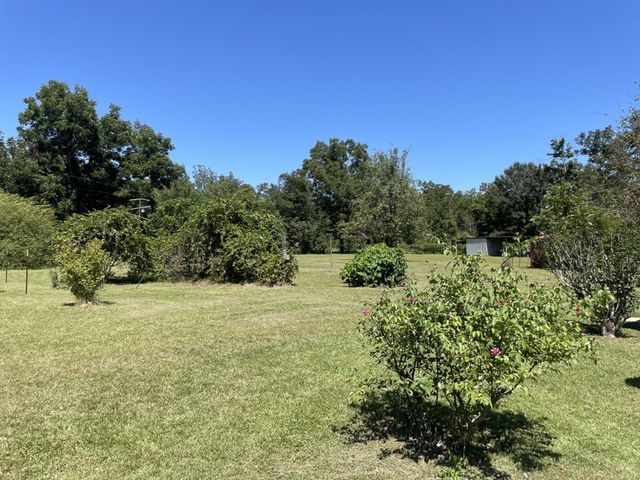 1023 E Saunders Rd, Dothan, AL 36301