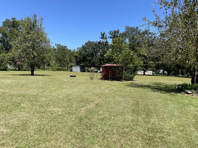 1023 E Saunders Rd, Dothan, AL 36301