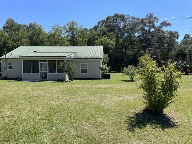 1023 E Saunders Rd, Dothan, AL 36301