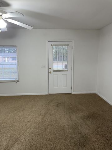 1023 E Saunders Rd, Dothan, AL 36301