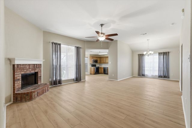 213 Mckamy Boulevard, Denton, TX 76207