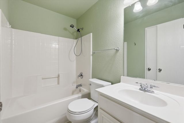 213 Mckamy Boulevard, Denton, TX 76207